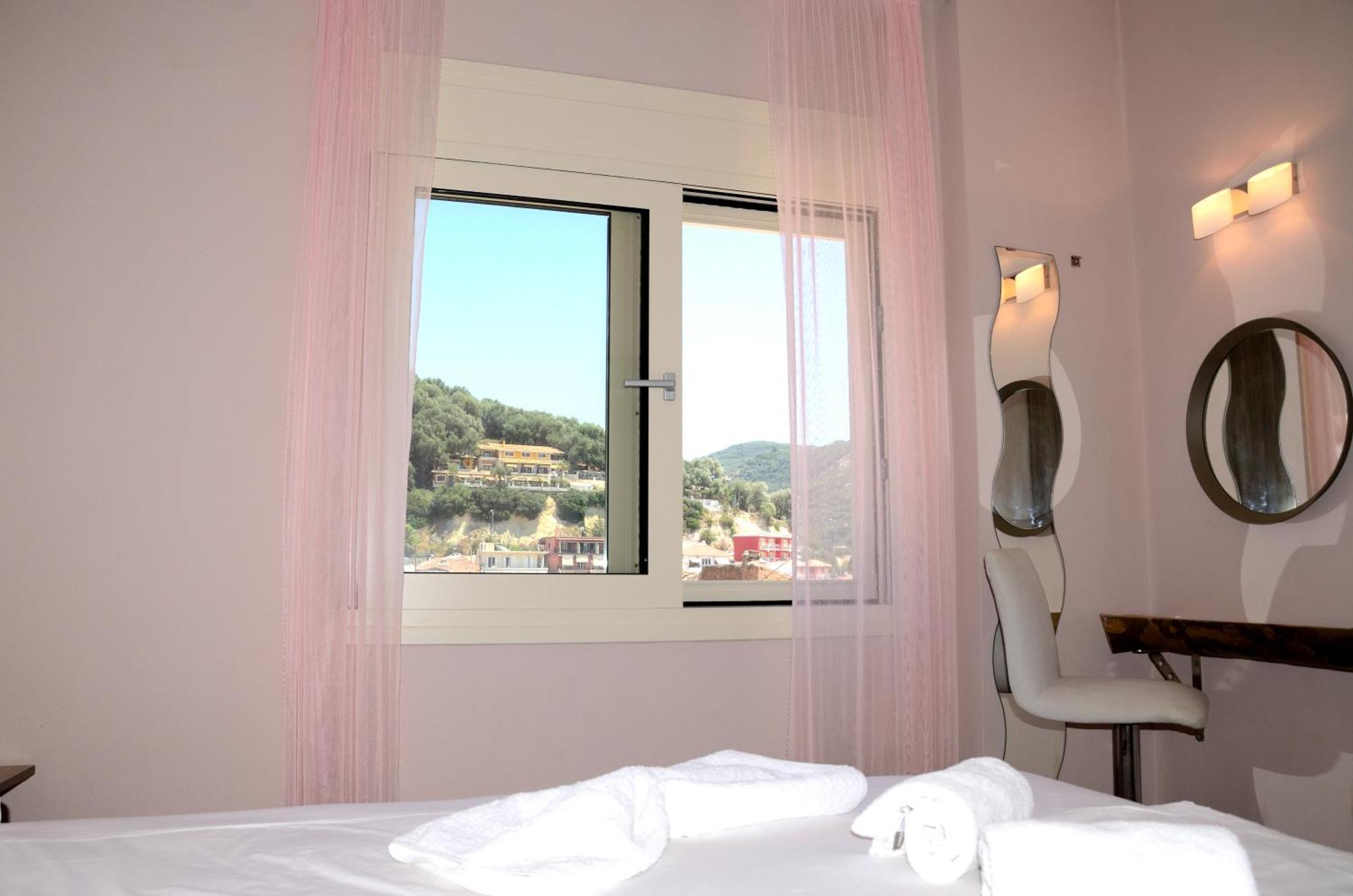 Villa Yvonne By Ey Villas Parga Extérieur photo